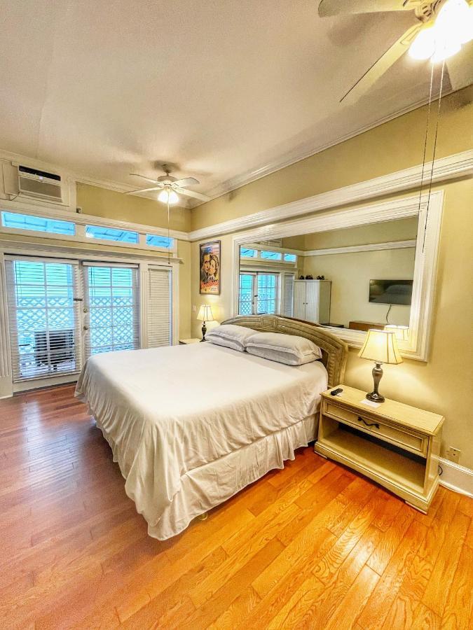 The Casablanca Hotel 키웨스트 외부 사진